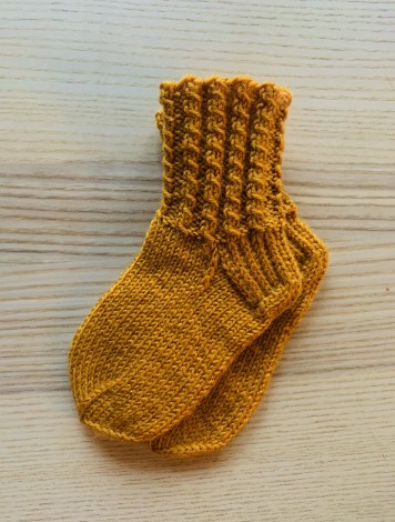 Bērnu vilnas zeķītes (tumši dzeltenas, 13cm) #002