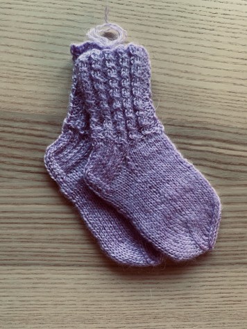 Bērnu vilnas zeķītes (lillā, 9cm) #025